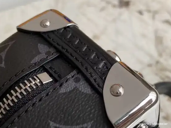 Official oldcobbler VUITTON TRUNK SIDE LOUIS MM 0704